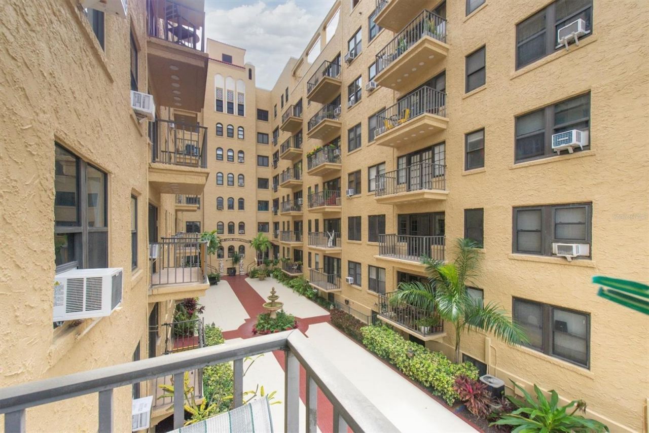 130 4th Avenue N, Unit 201, Saint Petersburg, FL 33701 Photo