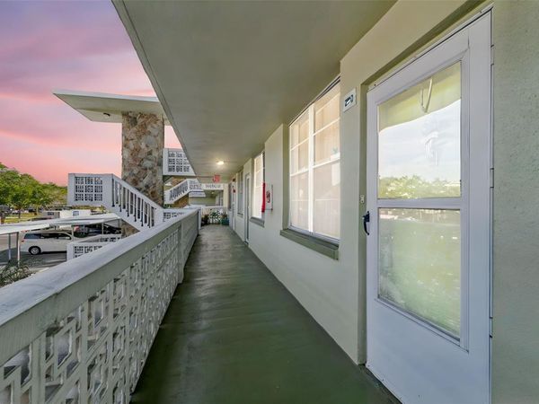 4885 1ST STREET NE, Unit 203, ST PETERSBURG, FL 33703