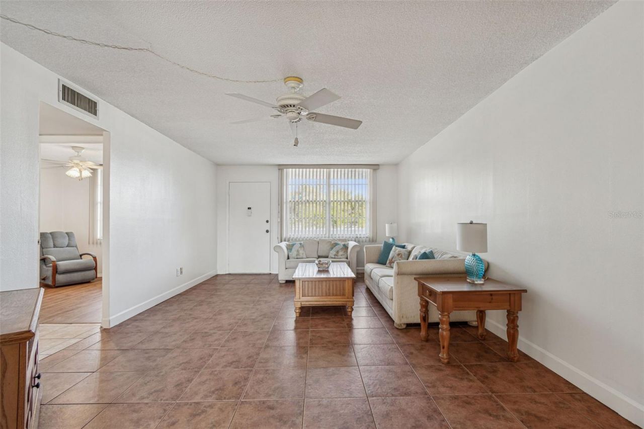 4885 1st Street Ne, Unit 203, Saint Petersburg, FL 33703 Photo
