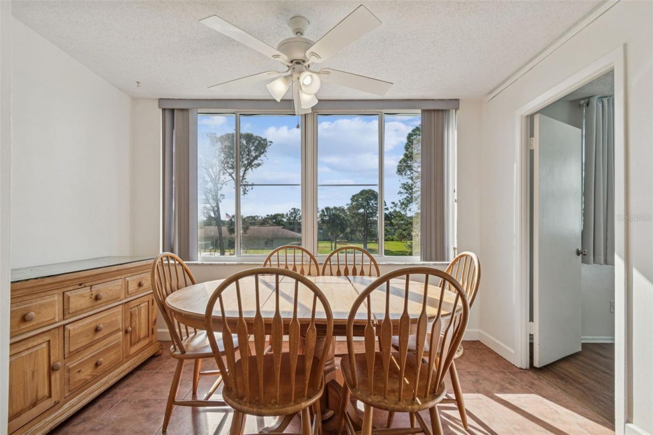 4885 1st Street Ne, Unit 203, Saint Petersburg, FL 33703 Photo