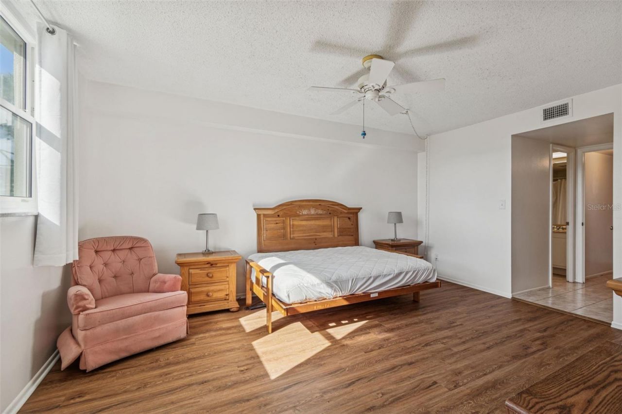 4885 1st Street Ne, Unit 203, Saint Petersburg, FL 33703 Photo