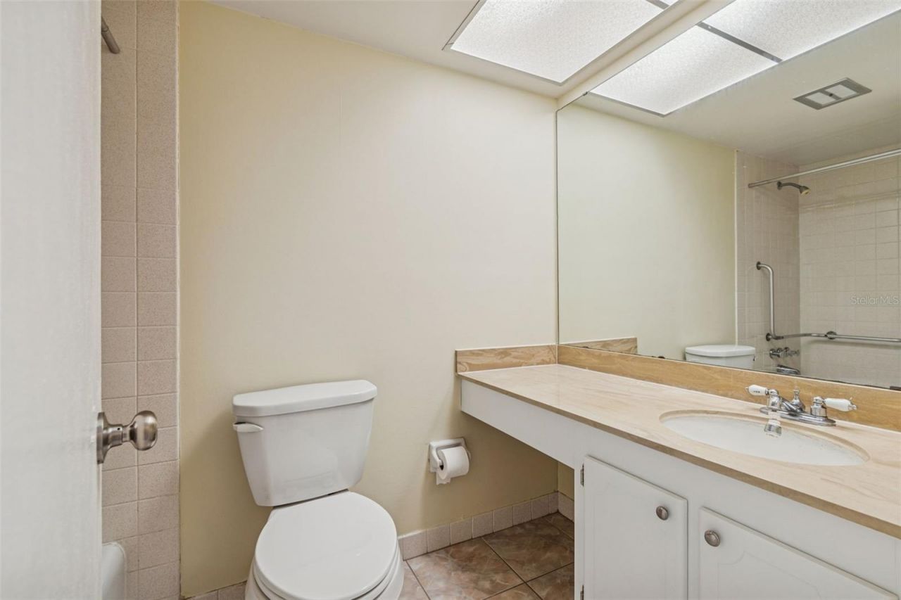 4885 1st Street Ne, Unit 203, Saint Petersburg, FL 33703 Photo