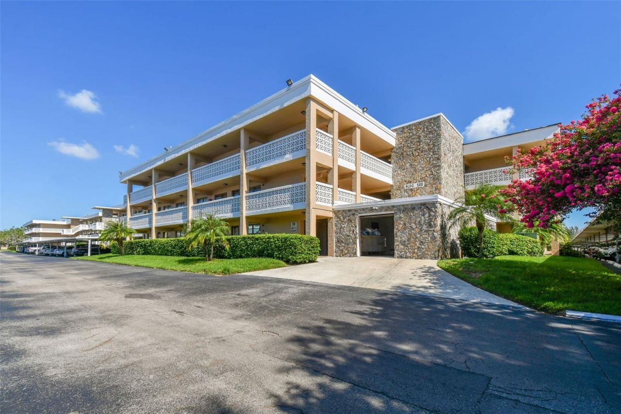4885 1st Street Ne, Unit 203, Saint Petersburg, FL 33703 Photo