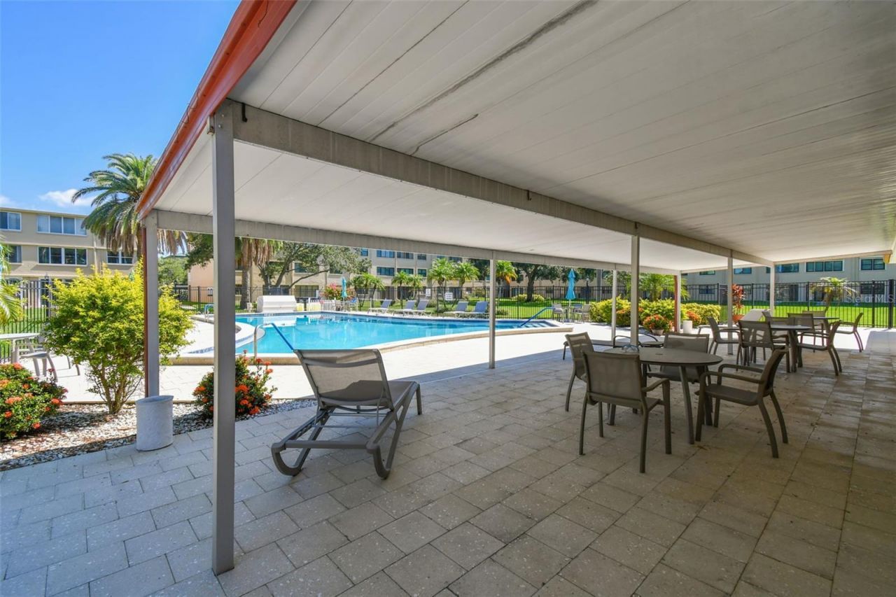 4885 1st Street Ne, Unit 203, Saint Petersburg, FL 33703 Photo