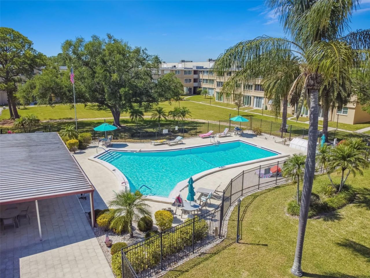 4885 1st Street Ne, Unit 203, Saint Petersburg, FL 33703 Photo