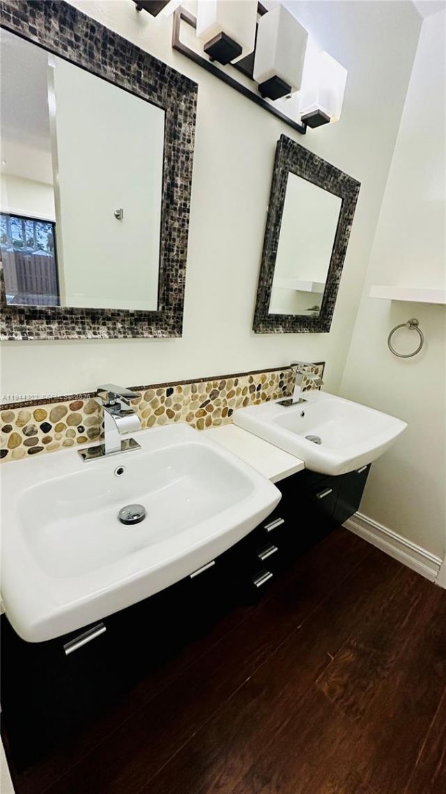 528 SW 166th Ter, Weston, FL 33326 Photo