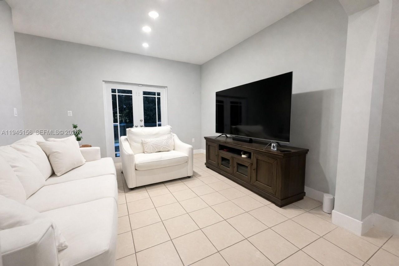 4124 NE 30th St, Homestead, FL 33033 Photo