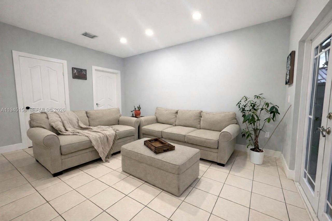 4124 NE 30th St, Homestead, FL 33033 Photo