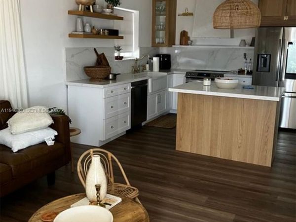 8221 NW South River Dr, Unit 1, Medley, FL 33166