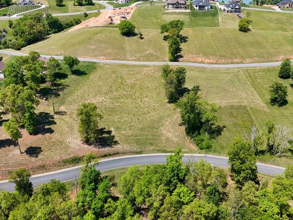 2093 Edgewater Sound, Morristown, TN 37814