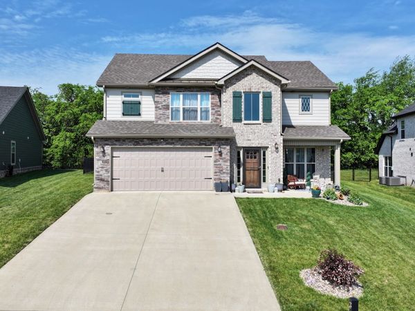 369 Frontier Dr, Clarksville, TN 37043