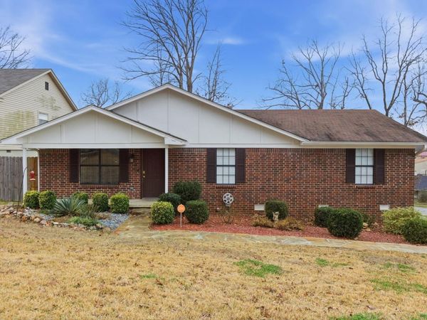506 Parkway Place Drive, Little Rock, AR 72211