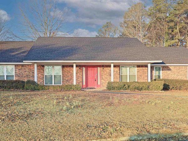 3 Hampton Place, Pine Bluff, AR 71603