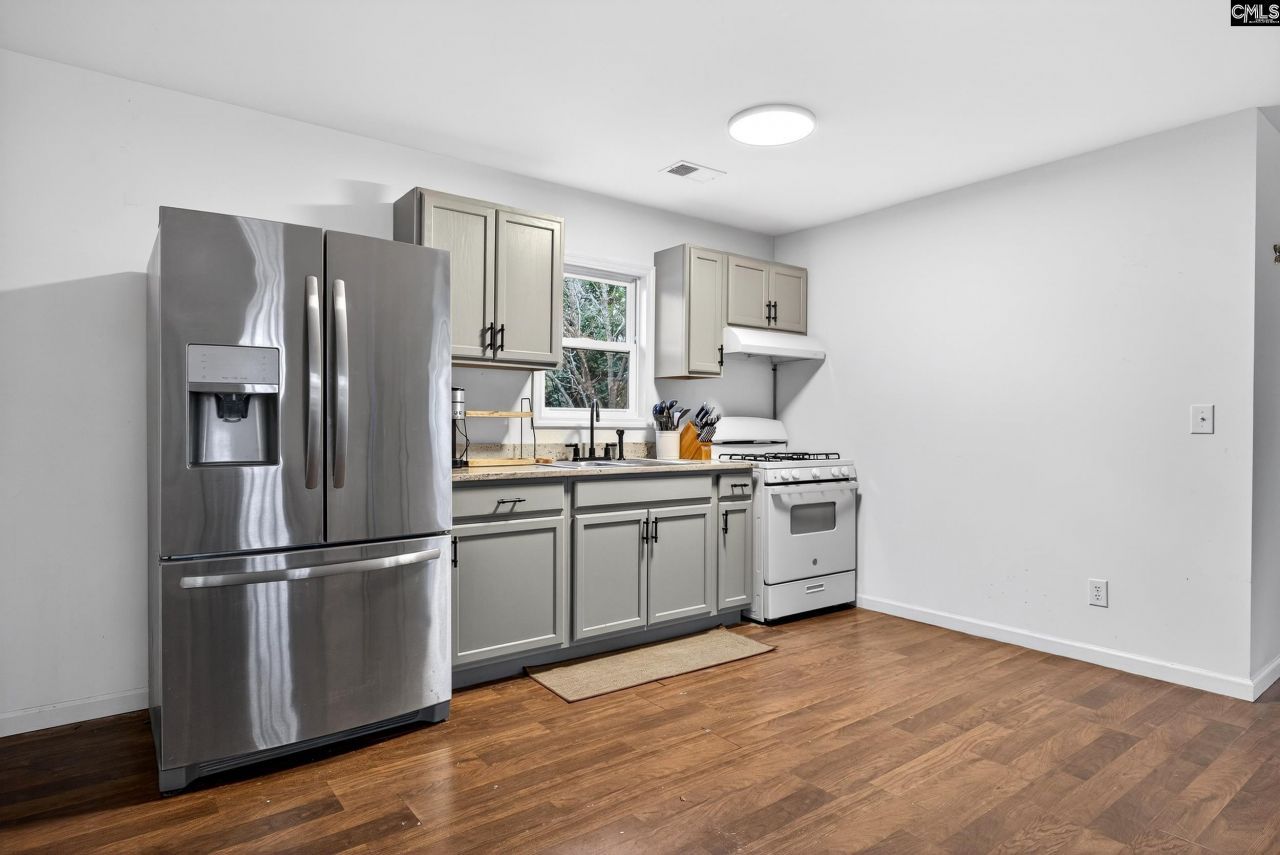 2668 Steven Campbell Road Photo 12