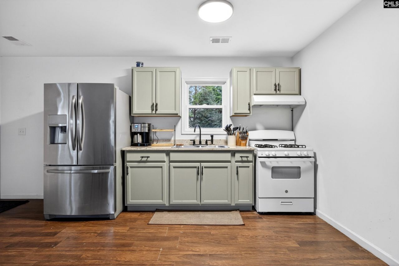 2668 Steven Campbell Road Photo 13