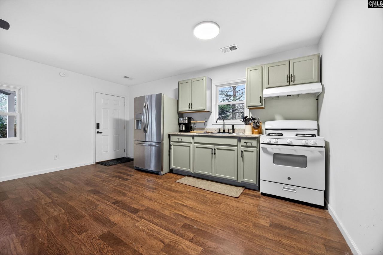 2668 Steven Campbell Road Photo 15