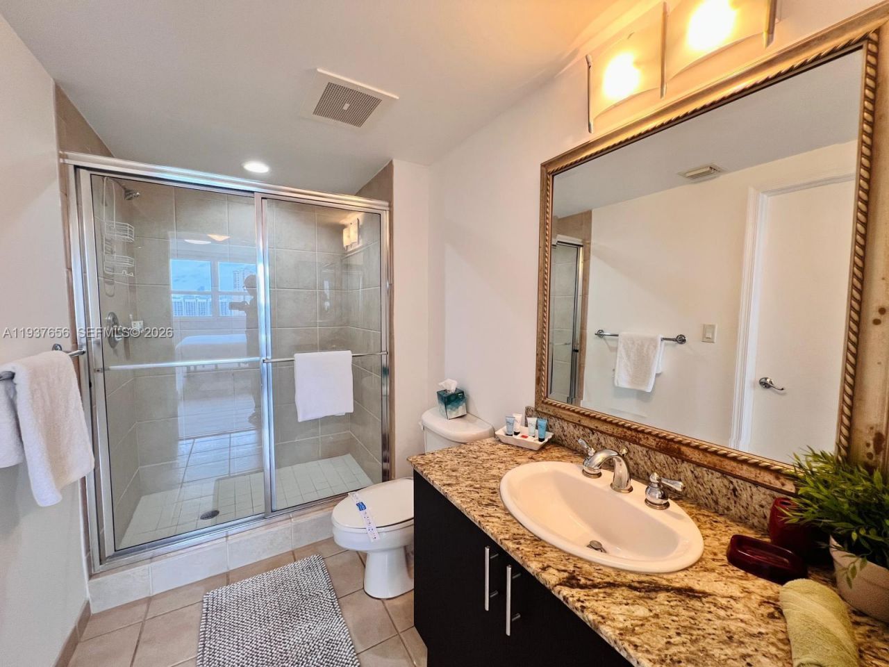 19501 W Country Club Dr , Unit 1408, Aventura, FL 33180 Photo