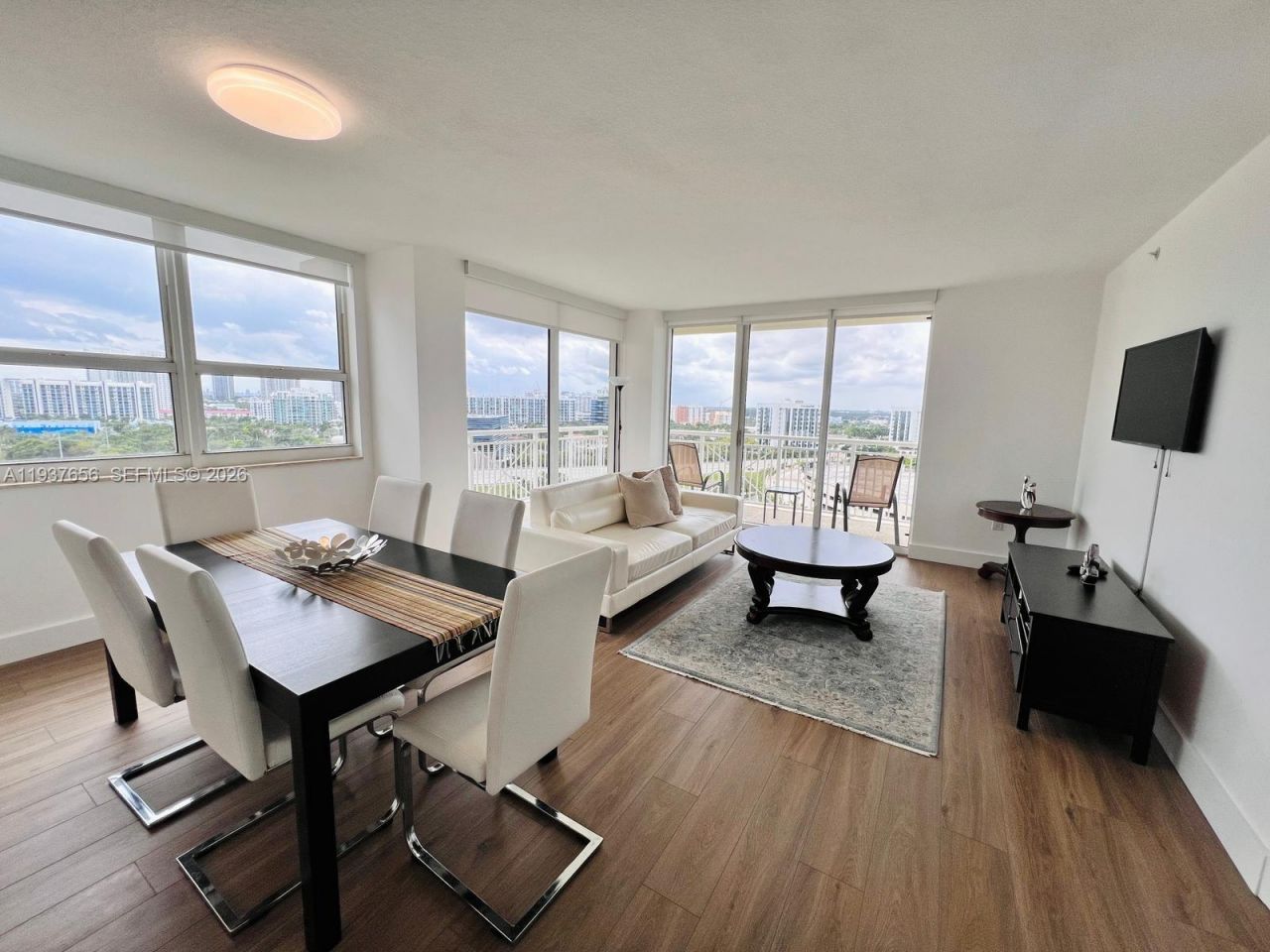 19501 W Country Club Dr , Unit 1408, Aventura, FL 33180 Photo