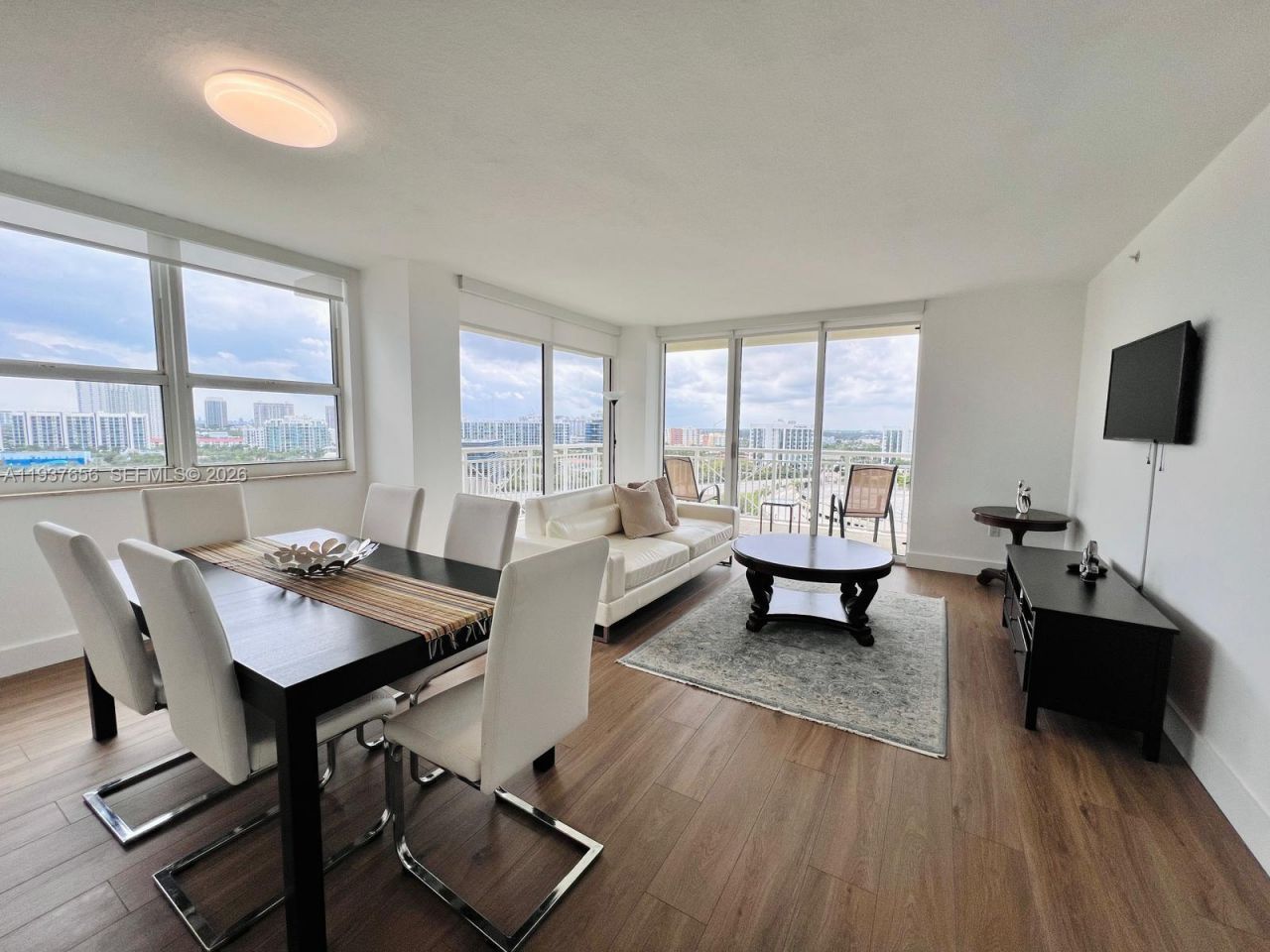 19501 W Country Club Dr , Unit 1408, Aventura, FL 33180 Photo