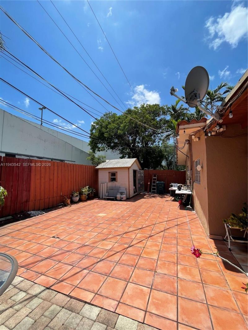 3270 SW 7th St, Miami, FL 33135 Photo