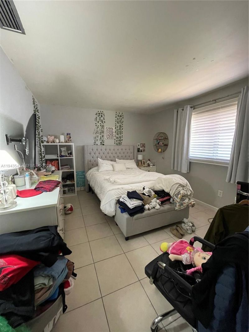 3270 SW 7th St, Miami, FL 33135 Photo