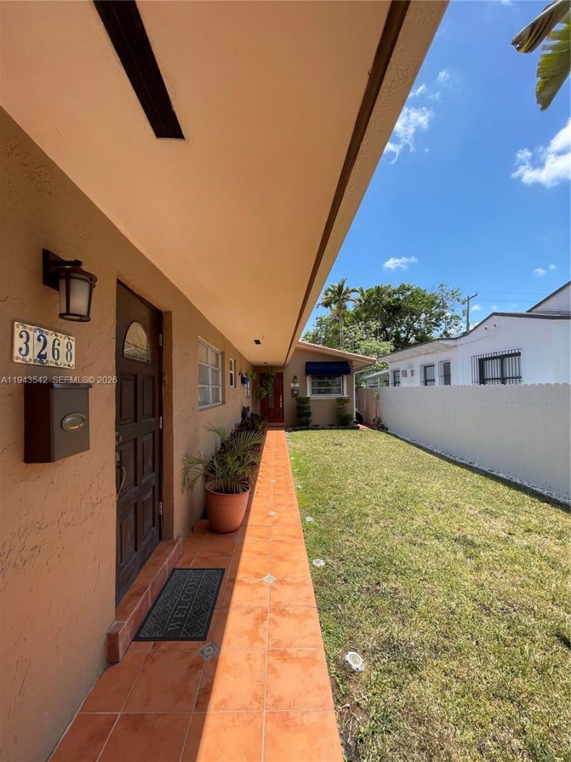 3270 SW 7th St, Miami, FL 33135 Photo