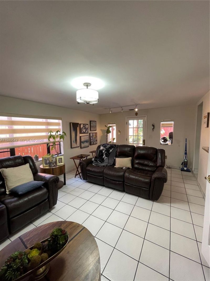 3270 SW 7th St, Miami, FL 33135 Photo