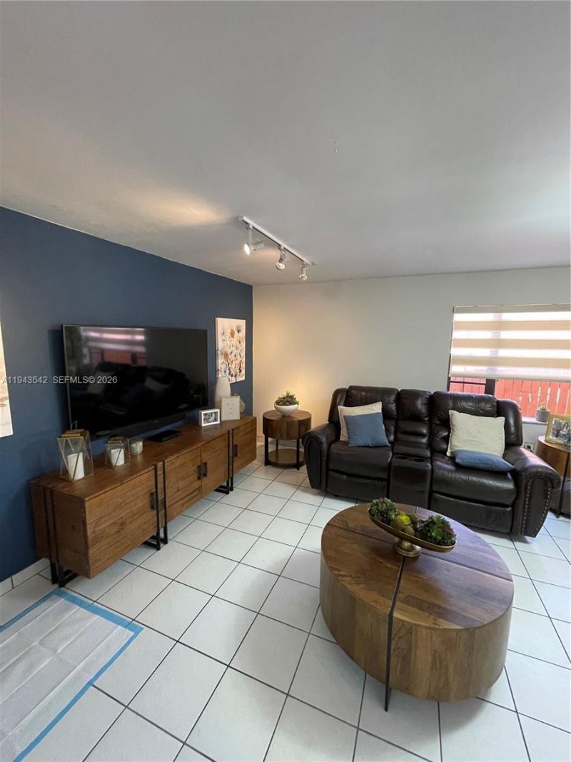 3270 SW 7th St, Miami, FL 33135 Photo