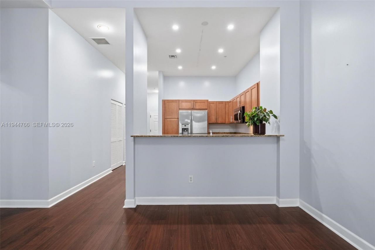 8395 SW 73rd Ave, Unit 314, Miami, FL 33143 Photo