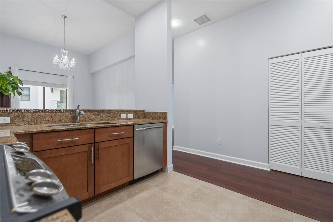 8395 SW 73rd Ave, Unit 314, Miami, FL 33143 Photo