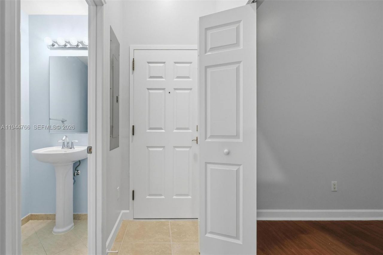 8395 SW 73rd Ave, Unit 314, Miami, FL 33143 Photo