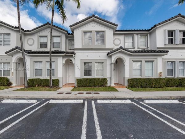 5560 NW 107th Ave, Unit 1012, Doral, FL 33178