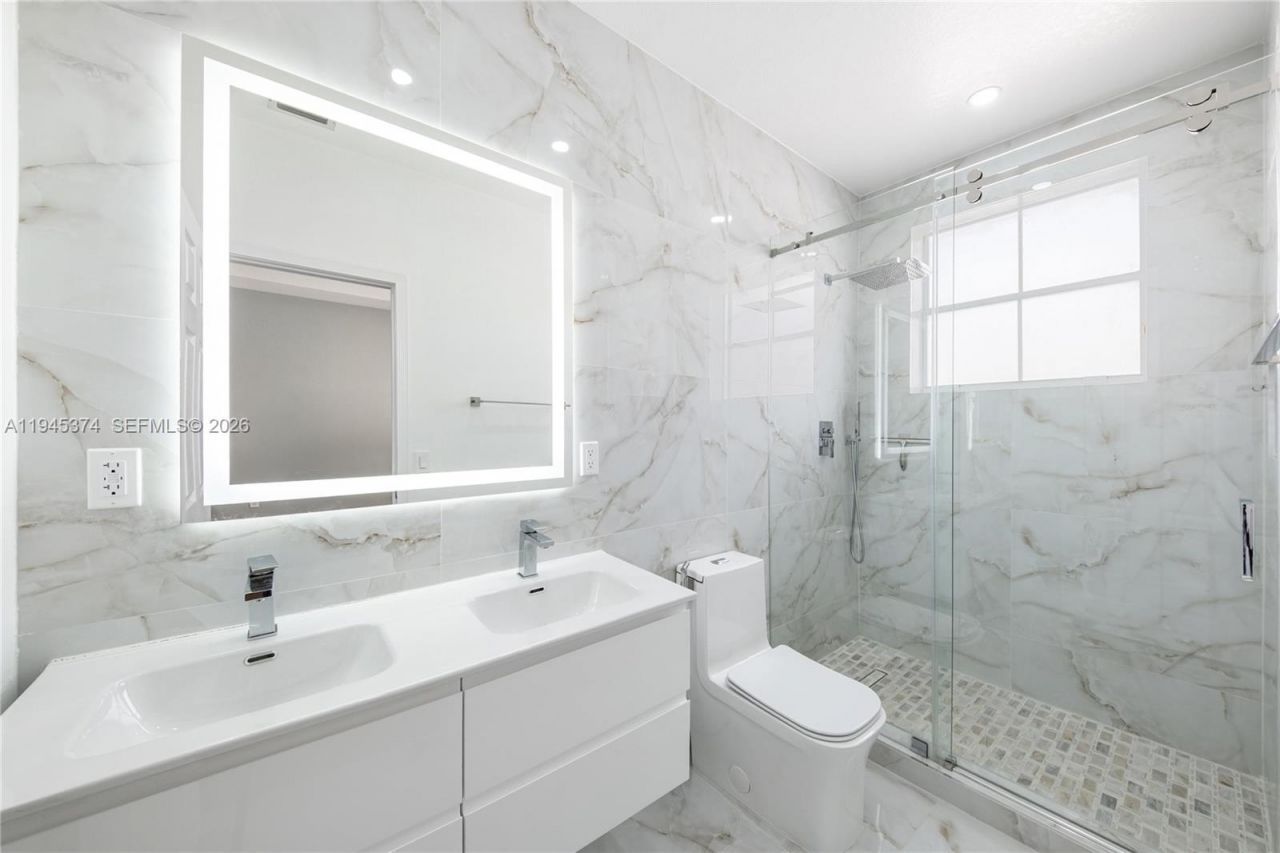 5560 NW 107th Ave, Unit 1012, Doral, FL 33178 Photo