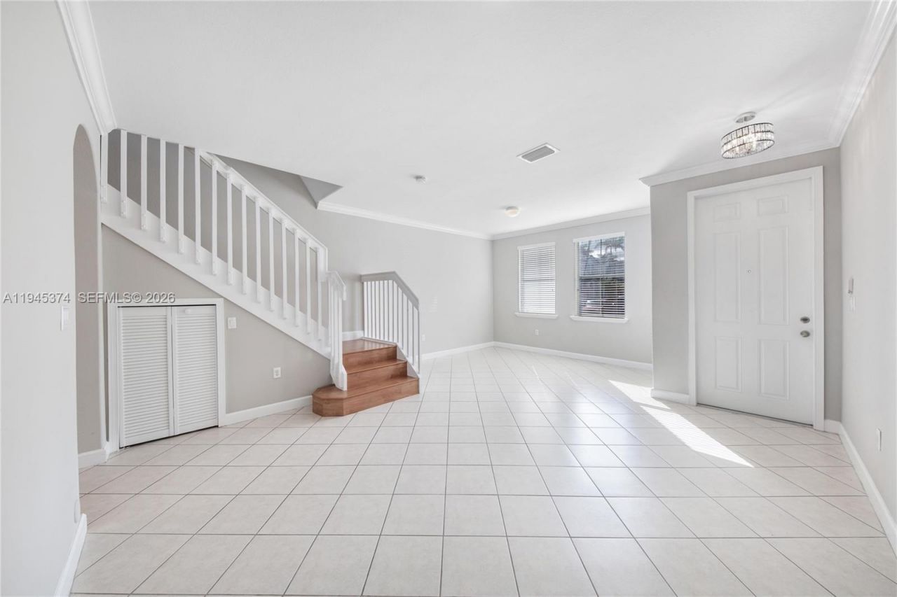 5560 NW 107th Ave, Unit 1012, Doral, FL 33178 Photo