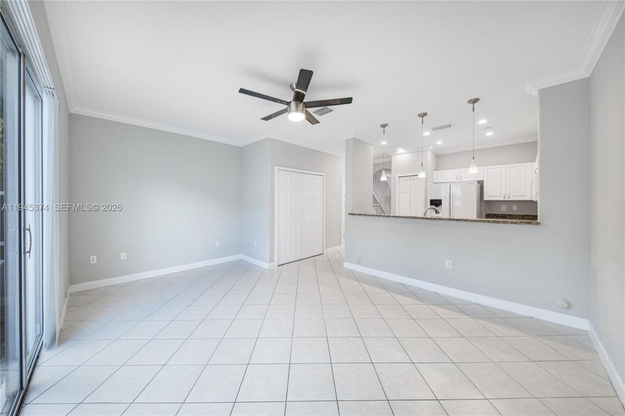 5560 NW 107th Ave, Unit 1012, Doral, FL 33178 Photo