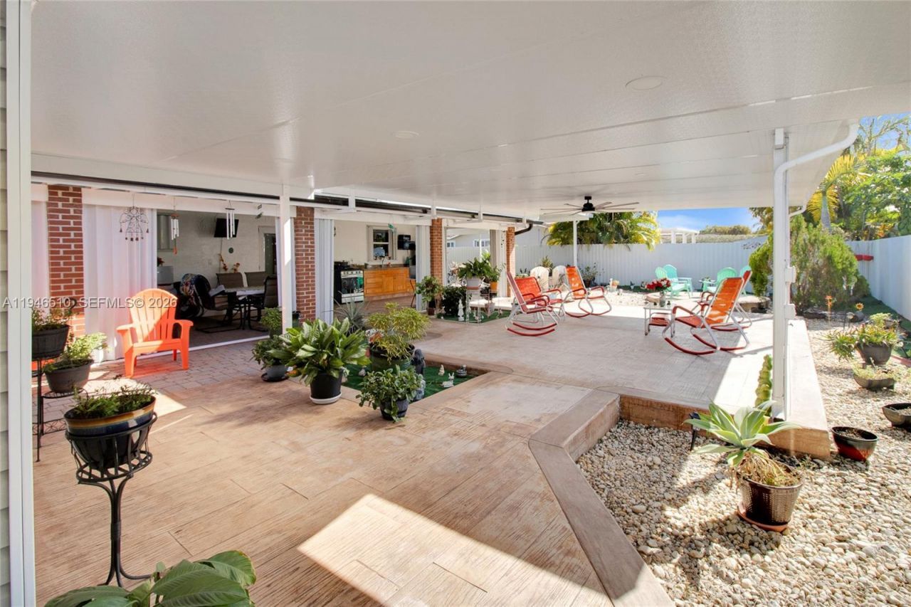 42 NW 132nd Pl , Miami, FL 33182 Photo