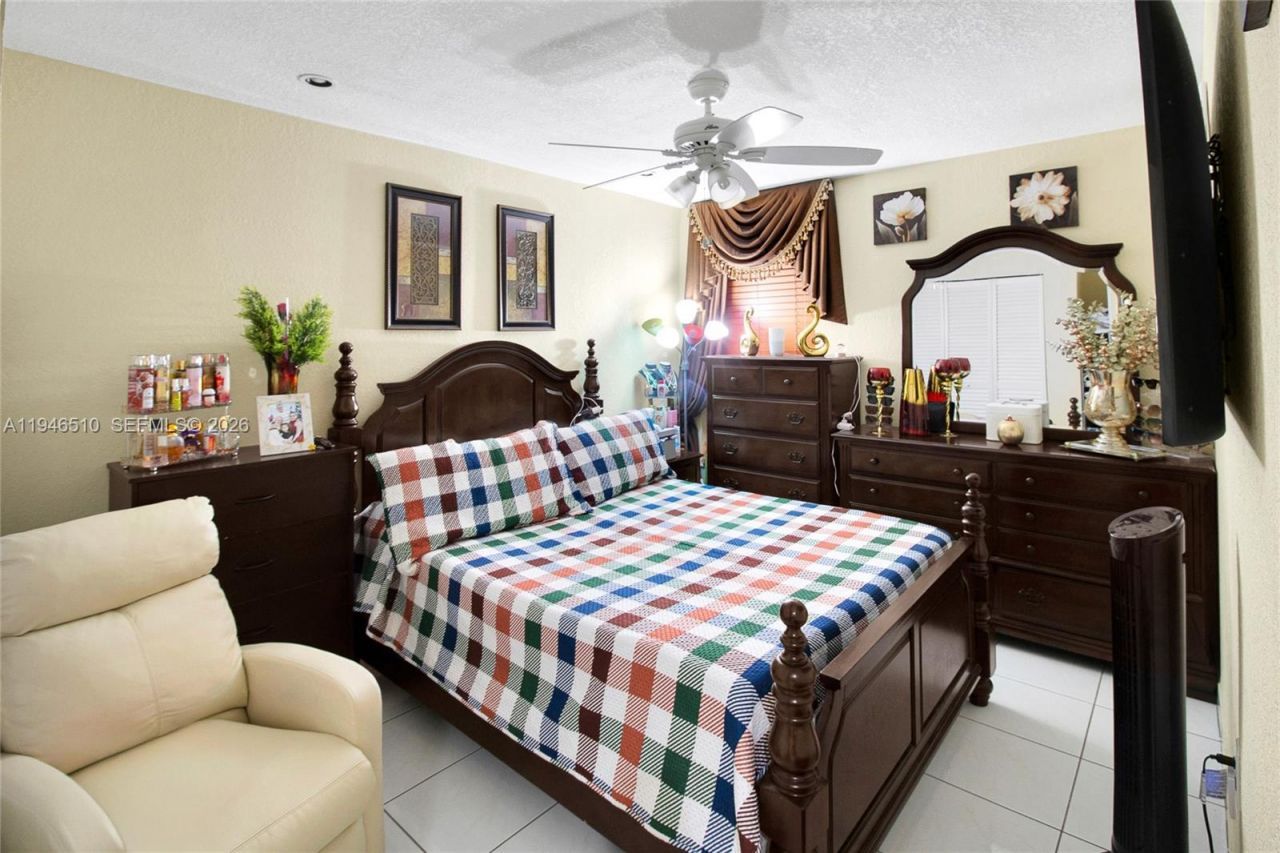 42 NW 132nd Pl , Miami, FL 33182 Photo