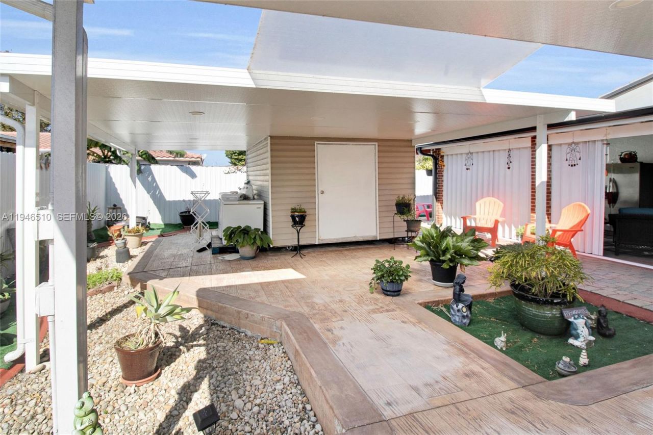 42 NW 132nd Pl , Miami, FL 33182 Photo