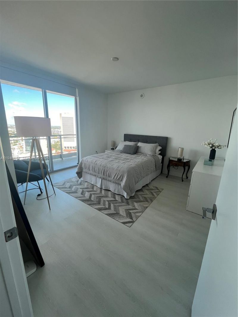 90 SW 3rd St, Unit 3706, Miami, FL 33130 Photo