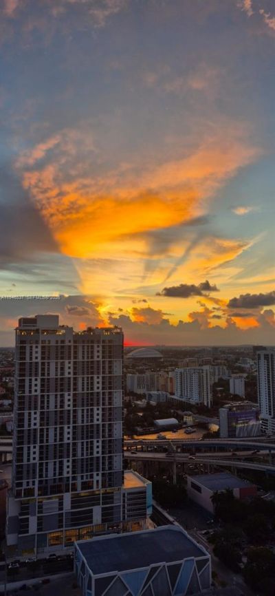 90 SW 3rd St, Unit 3706, Miami, FL 33130 Photo