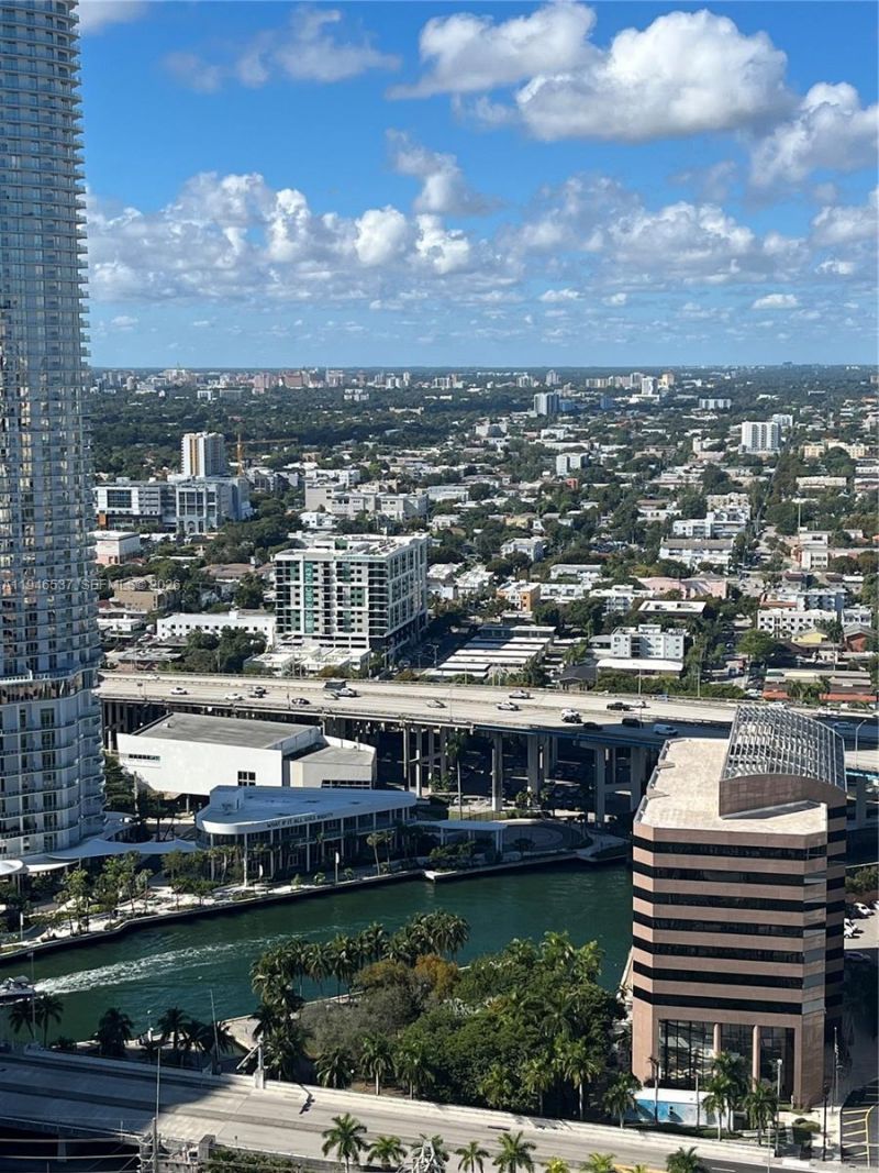 90 SW 3rd St, Unit 3706, Miami, FL 33130 Photo