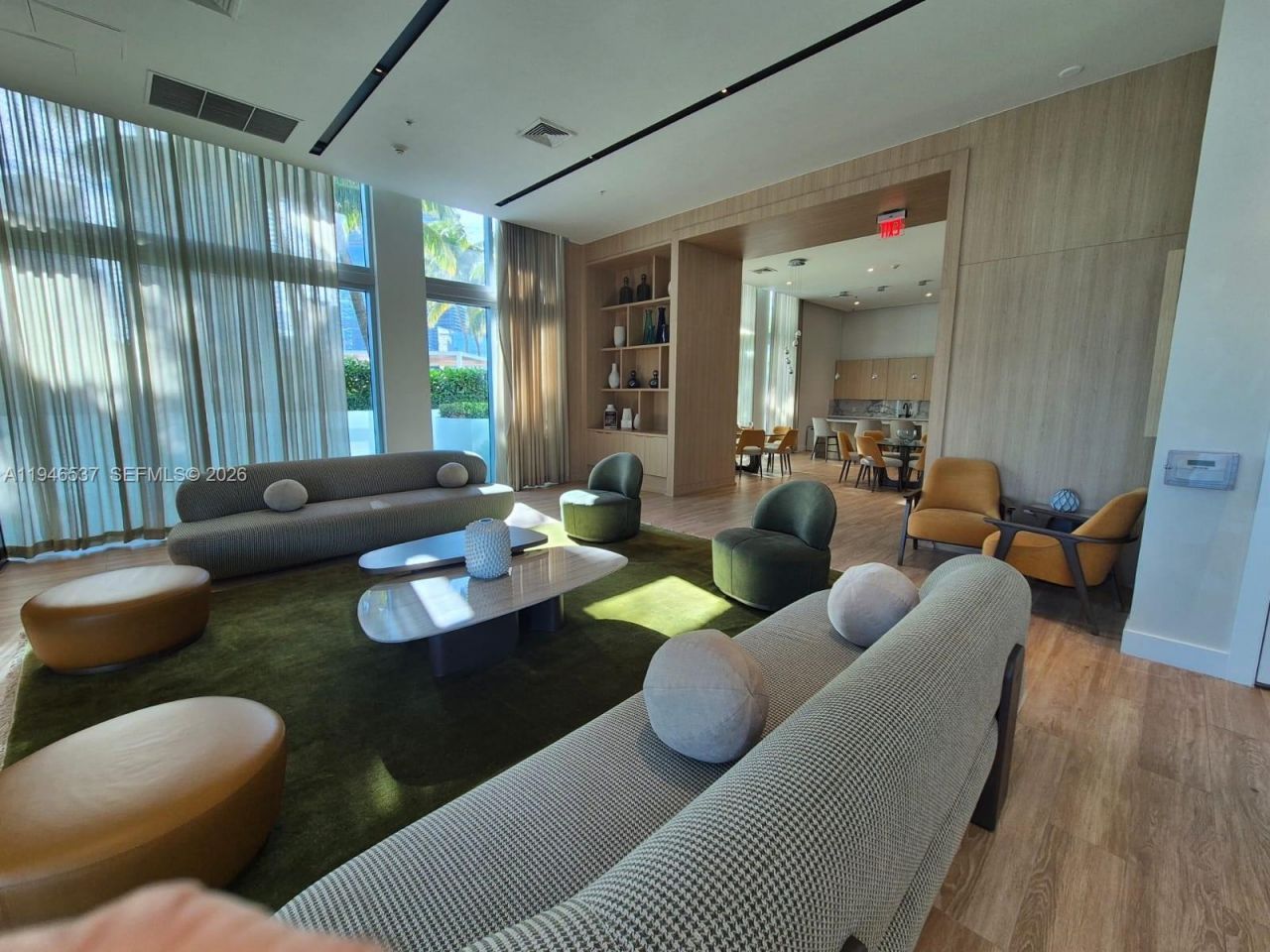 90 SW 3rd St, Unit 3706, Miami, FL 33130 Photo