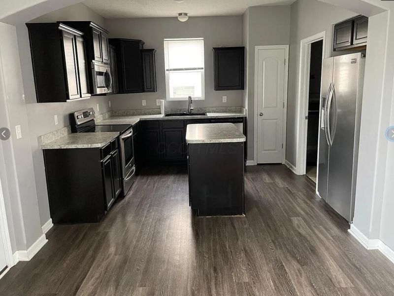 5642 Alliance Way , Columbus, OH 43228 Photo 4