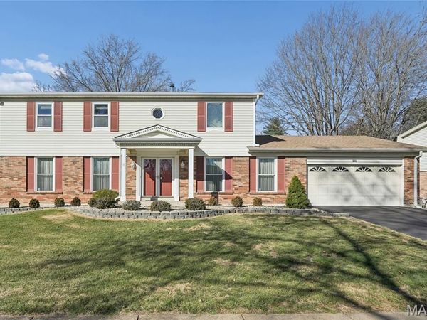 1529 Woodroyal East Drive, Chesterfield, MO 63017