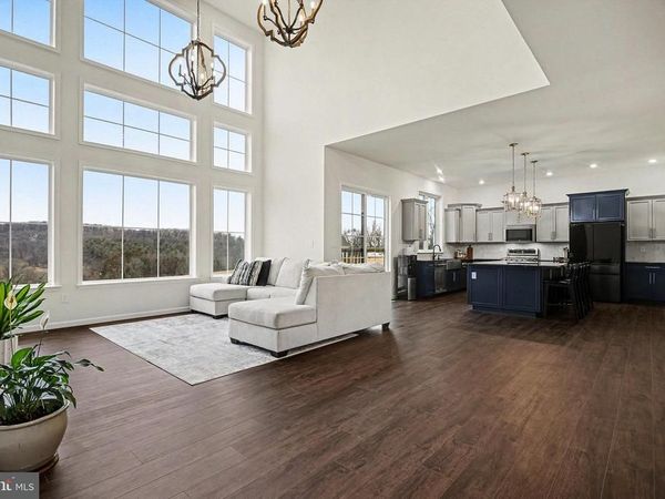 802 BLAKE DRIVE, YORK, PA 17402