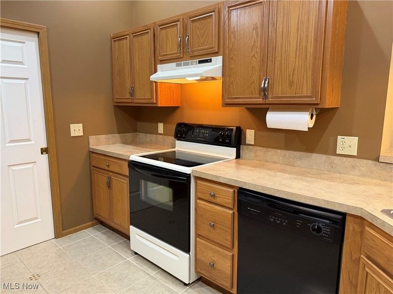 8823 Scotslanding Circle NW, Massillon, OH 44646 Photo 9