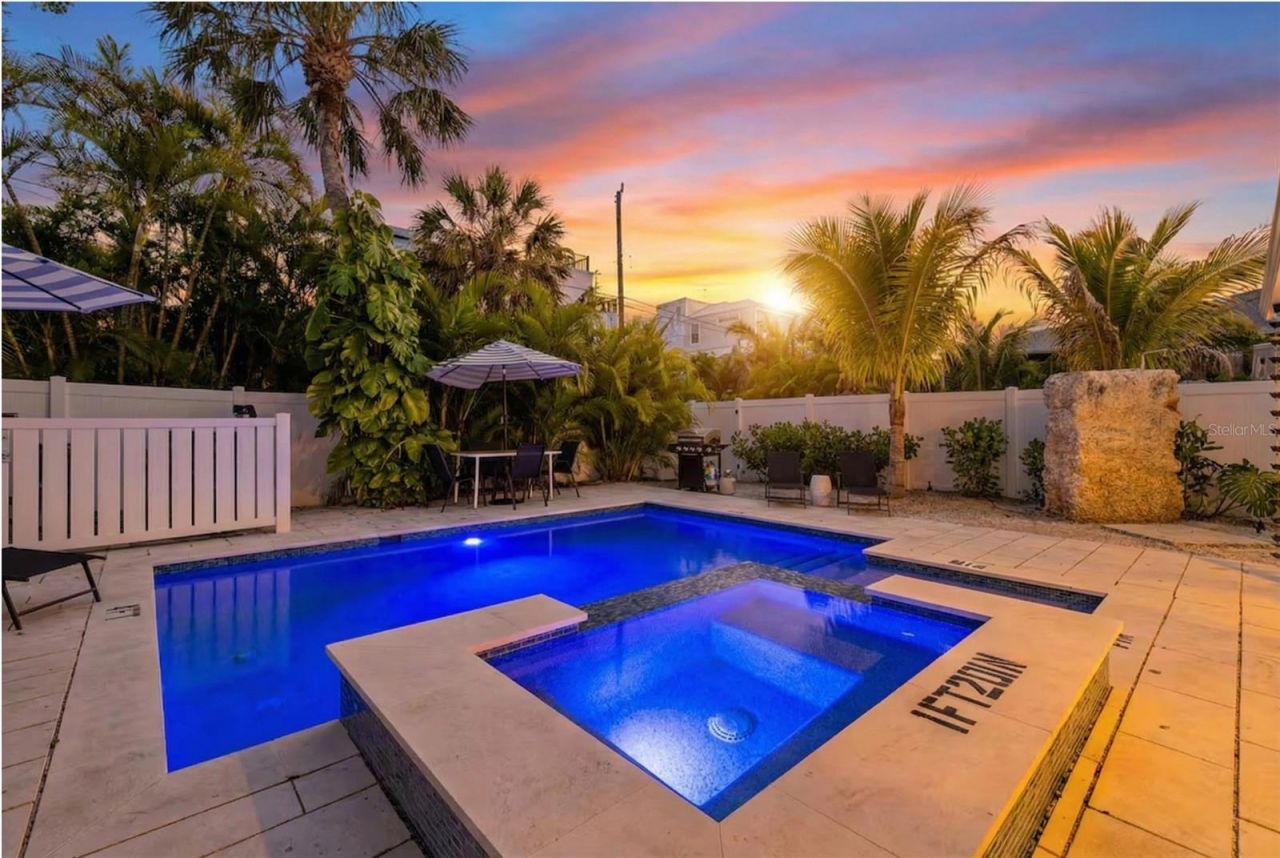 3014 Gulf Drive, Holmes Beach, FL 34217 Photo