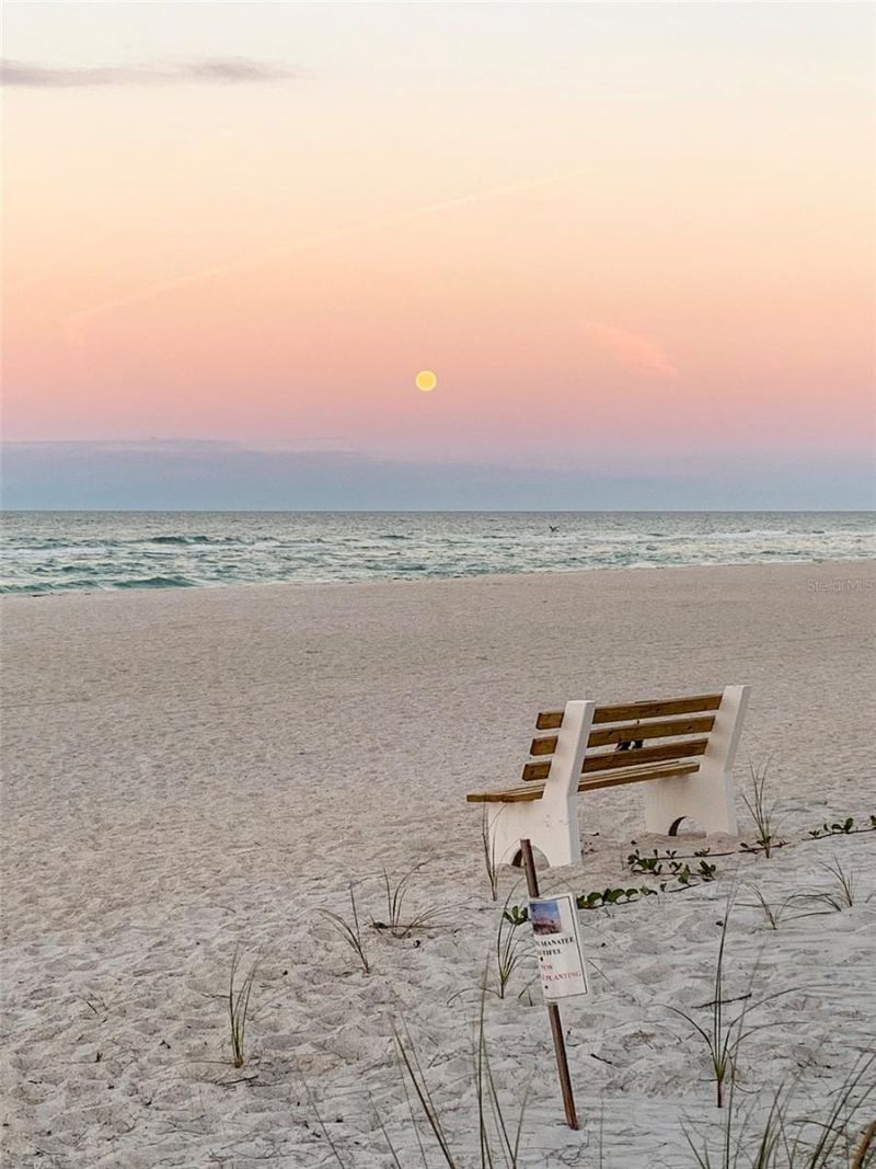 3014 Gulf Drive, Holmes Beach, FL 34217 Photo