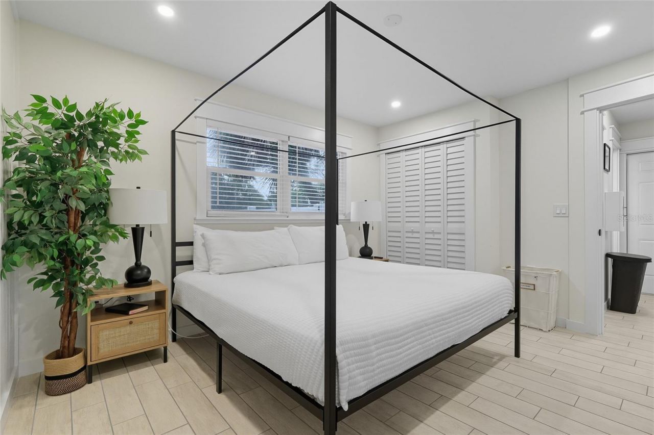 3014 Gulf Drive, Holmes Beach, FL 34217 Photo