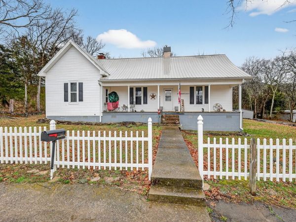 5815 Bradyville Rd, Bradyville, TN 37026